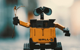 機器人也愛(ài)搭便車(chē)？水下搭乘鯊魚(yú)列車(chē)是它的日常